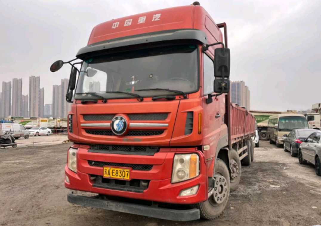 中國重汽王牌 載貨車  340匹 2017年06月 8x4
